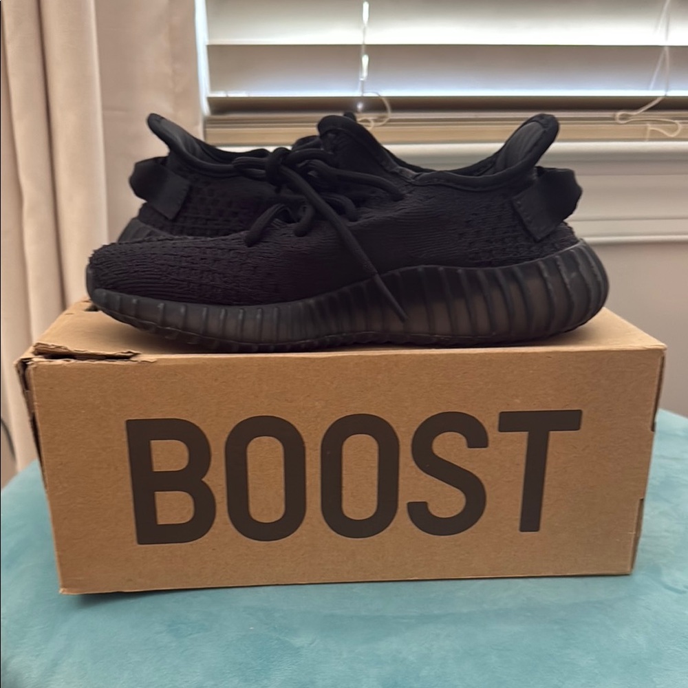 Black Yeezy Boost 350 V2 Sneakers